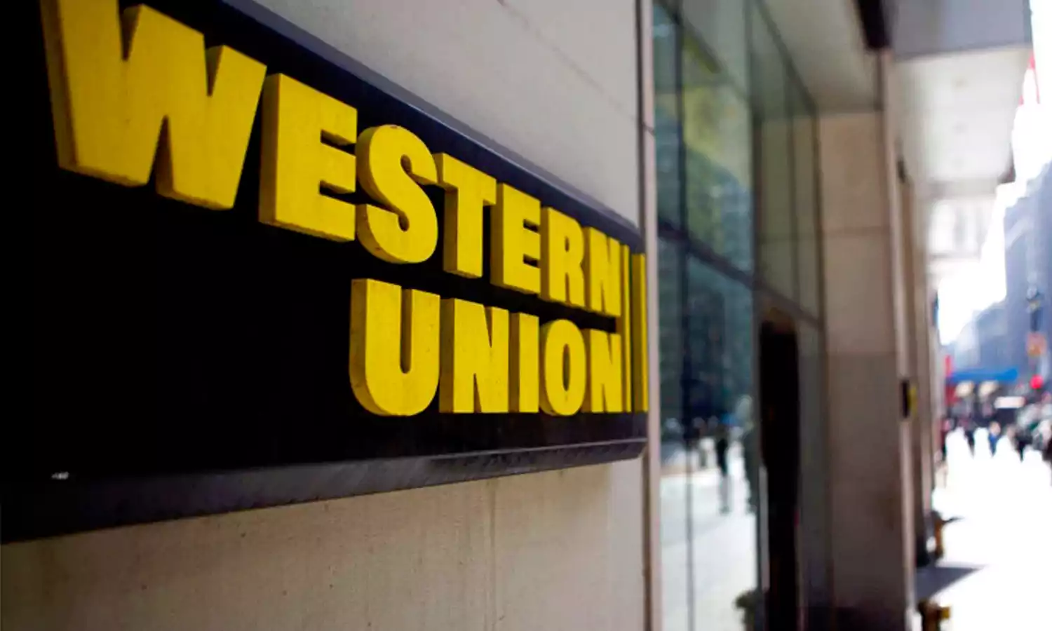 رسوم تحويل الأموال عبر ويسترن يونيون (تحديث 2026)