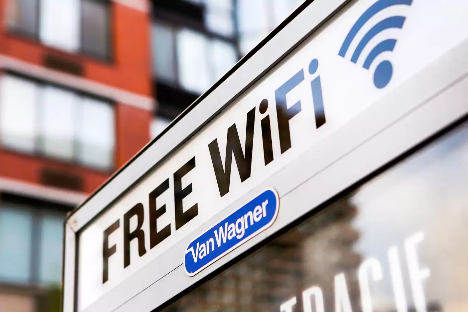 10 مخاطر لاستخدام شبكات الواي فاي العامة