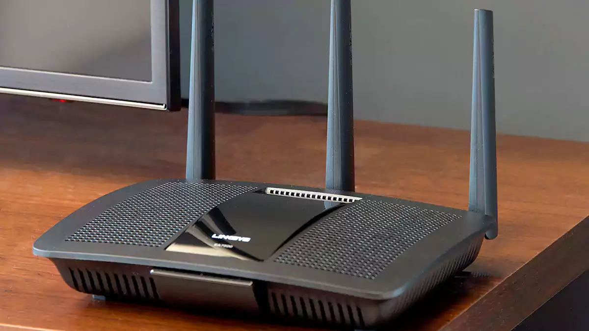 قم بعمل Restart لجاهز الراوتر لحل مشكلة عدم عمل الواي فاي على الهاتف