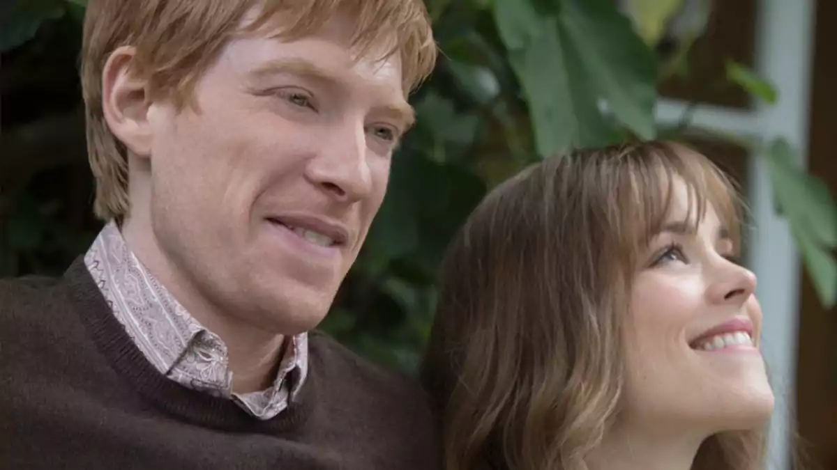 مشهد من فيلم About Time، فيلم مناسب لتعلم اللغة الإنجليزية للمبتدئين بأسلوب رومانسي مترجم.