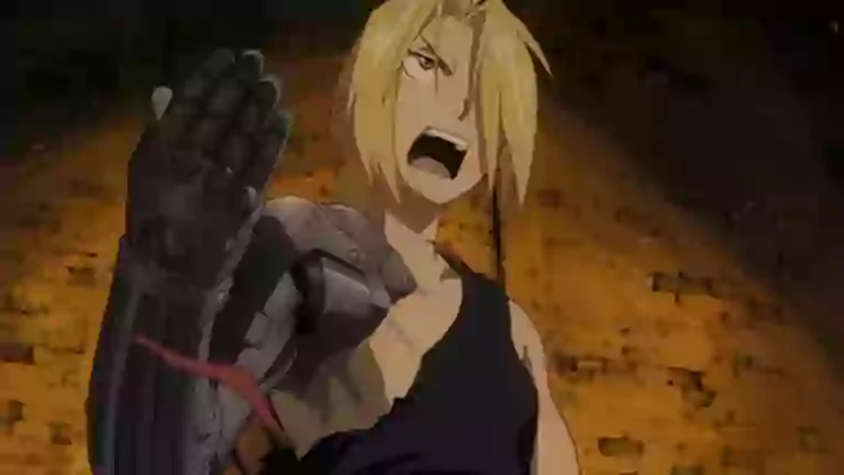 إدوارد إلريك من أنمي Fullmetal Alchemist يستخدم الكيمياء في القتال، يظهر ذكاءه ومهاراته الاستراتيجية أثناء مواجهة الأعداء.