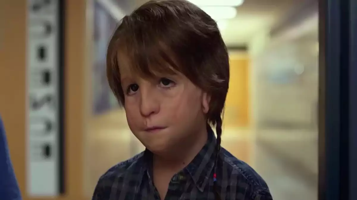 صورة من فيلم Wonder، فيلم إنجليزي مناسب للمبتدئين مع ترجمة عربية واضحة.
