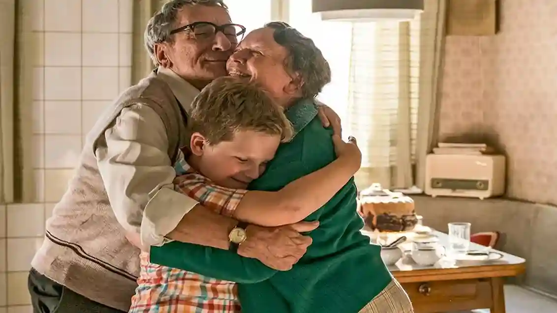 سكرين من داخل فيلم Der Junge muss an die frische Luft لتعلم اللغة الألمانية للمبتدئين